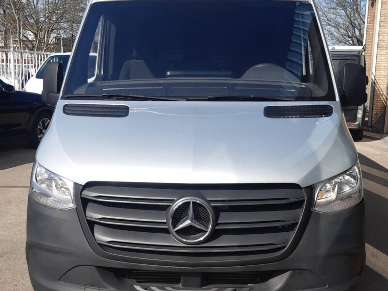 Mercedes-Benz Sprinter L2H2 103 Kw/ 140Pk Autm. Airco Achteruitrijcamera Parkeersensors